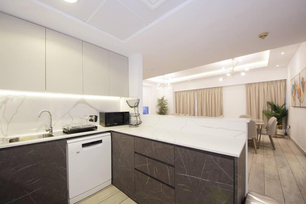 Apartment Spacious 1 Bhk In Et - Business Bay Dubai